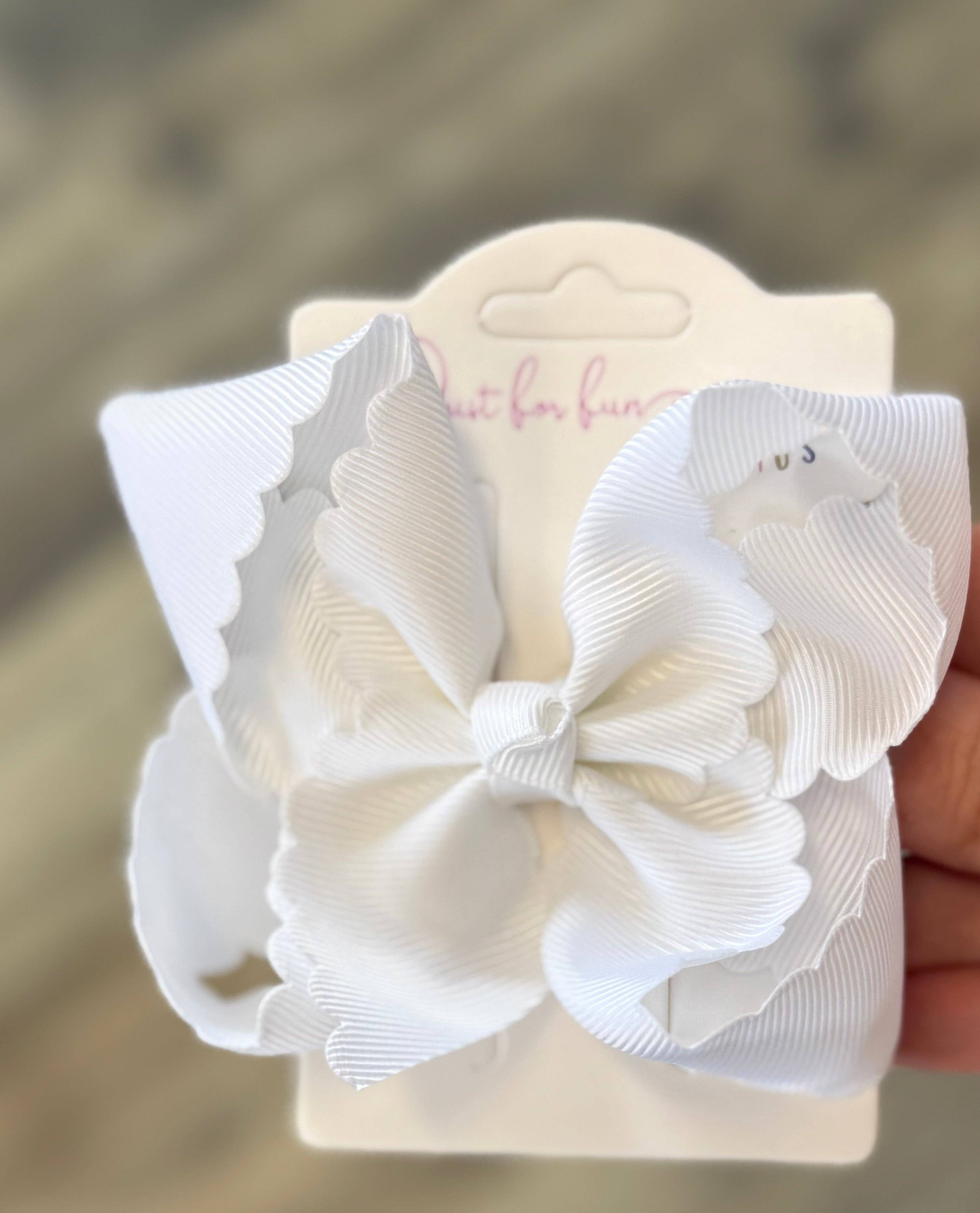 Classic Scallop Edge Hair Bows